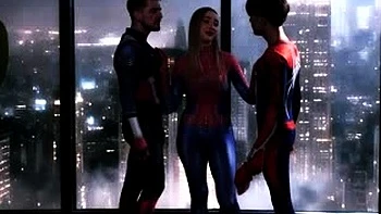 Garota aranha fodida em trio com super-heróis