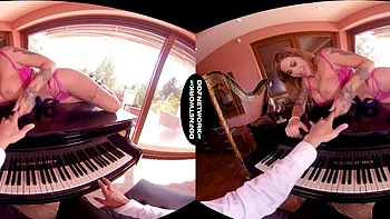 MILF tetona chupa y monta polla en VR