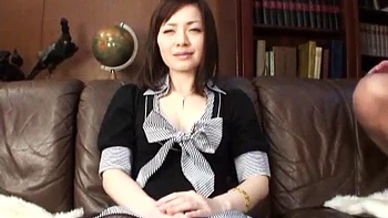 Мика Хунага трахается с двумя мужиками