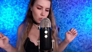 Amadora lambendo buceta caseira