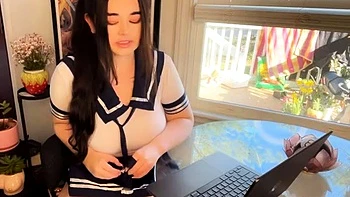 Roleplay tabu de troca de corpo com a meia-irmã relutante