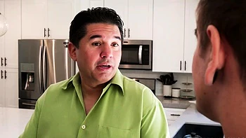 Блондинка с большими сиськами Клои Сюрреал трахалась на отдыхе