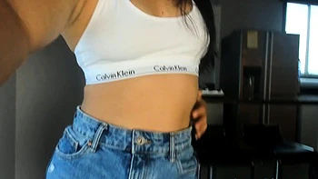 Novinha asiática se masturbando sozinha na webcam