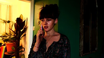 MILF rousse Bettie Bondage baise hardcore en famille