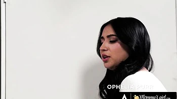 Дочери по закону Джессика Райан и Офелия Пур лесбийская порка