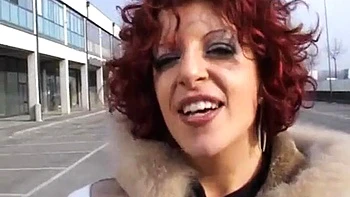 Gordinha espanhola chupando e cavalgando estilo cowgirl