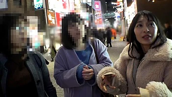 Азиатка-любительница с большими сиськами: минет и догги