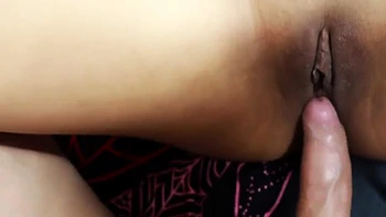 Minha latina Aiga chupa bolas e meu leite após a aula