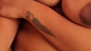 После работы трахаю мою толстую жену с большим задом