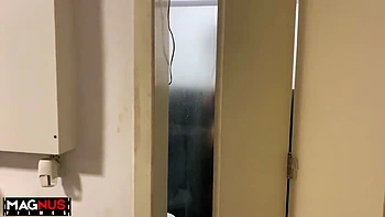 Meine Freundin und ich fickten uns unter der Dusche