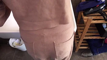 Amanda Clarke veut que je lui pisse au visage