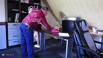 19-летняя Вероника трахается со стариком