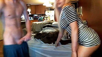 Ruiva peituda leva facial e rola de quatro