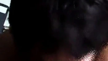 Немка брюнетка сосет член в POV в воскресенье утром