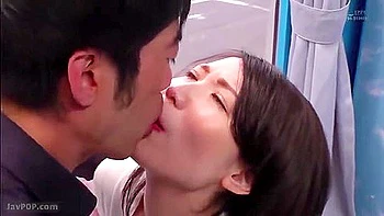 Frau sieht Schwanz und wird hart gefickt M2