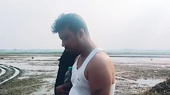 Fille de village Desi baisée dur par son patron en hindi