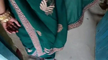 Девятнадцатилетняя индианка трахается с кончей внутрь