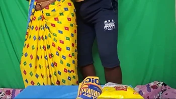 Ladenbesitzer fickt Tamil-Frauen