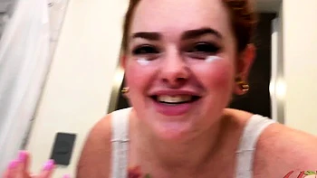 Adolescente amadora se masturba quente na webcam