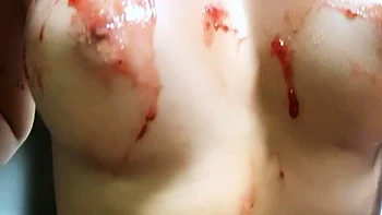 Echte Amateur-Teen masturbiert mit Toys