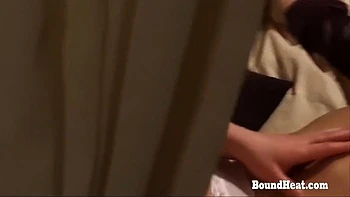 Geile tschechische Lesben lecken und ficken im MILF-Orgie