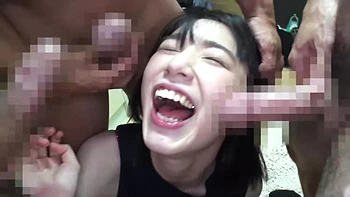 Amateur-Blowjob und leidenschaftliche Knutscherei