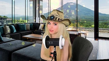 Adolescente rubia sexy se masturba sola en webcam