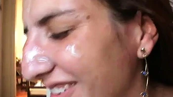 Brasilianische Latina Amateur wird Doggy gefickt