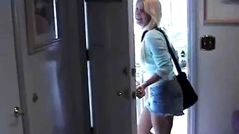 Aspirante a cheerleader fodida forte: boquete e cachorrinho