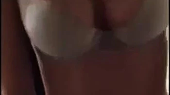 Amateur-Freundin wird live auf Stripchat gefickt