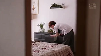 Cornudo ve a su esposa engañada y follada