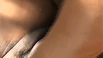 Trío ébano al aire libre follando gran polla negra