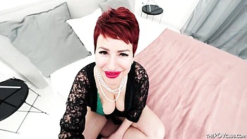 Лиза Пинелли с большими сиськами ебётся и пробует сперму