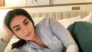 Amateur Missy desnuda en público