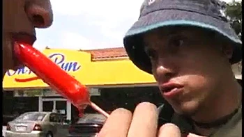 Dicke hispanische MILF: Blasen und Missionarsfick