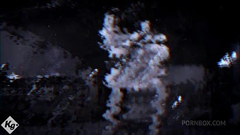 MILF tetona se somete a su semental en la mazmorra