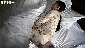 Азиатская ангелочка с POV и фетишем кастинга