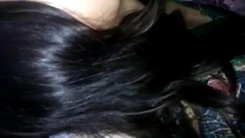 Muslimisches Babe lutscht amateurhaft den Schwanz