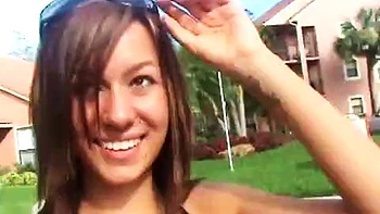 Бриттни трахается в догги и миссионерку