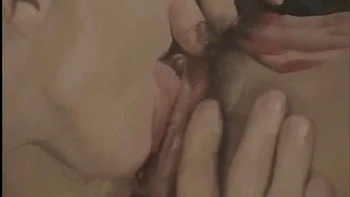 Итальянская волосатая MILF Венера ласкается пальцами и сосет член Фрэнка