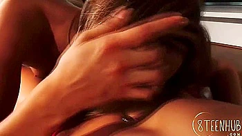 Lamiendo pussy empapada en bragas y metiendo dedos en el culo