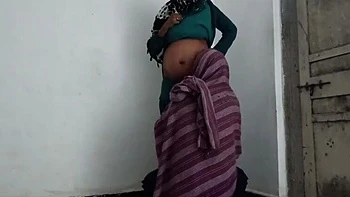 Bhabhi embarazada follada en la cocina por Devar - historia india rural