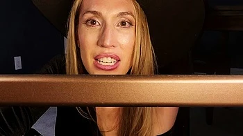 LinaBlackly asiatique aux gros seins attrapée et dévorée POV