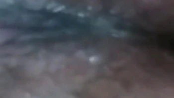 Indisches 18+ Desi-Mädchen fummelt haarige Fotze