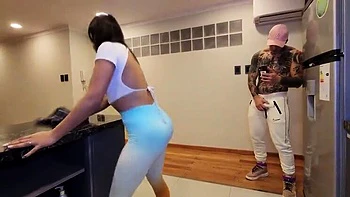 Dulce madrastra americana me folla duro - teen latina con culo grande y creampie