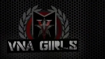 Julia Ann se masturba con sus grandes tetas falsas