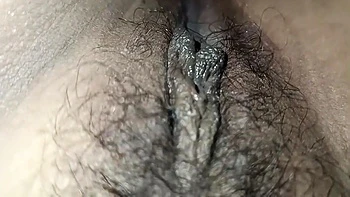 Meine indische Frau mit behaarter Fotze wird zum ersten Mal richtig gefickt