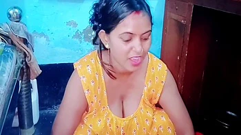 Indische Stiefschwester fickt heiß mit Stiefbruder Zuhause