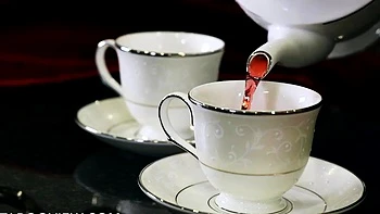 El oscuro secreto de mommy Penny Barber: masturbación en lencería