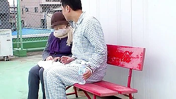 Enfermeira japonesa pronta para ser fodida